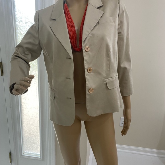 Women’s three button blazer 3/4 sleeve - Picture 9 of 12